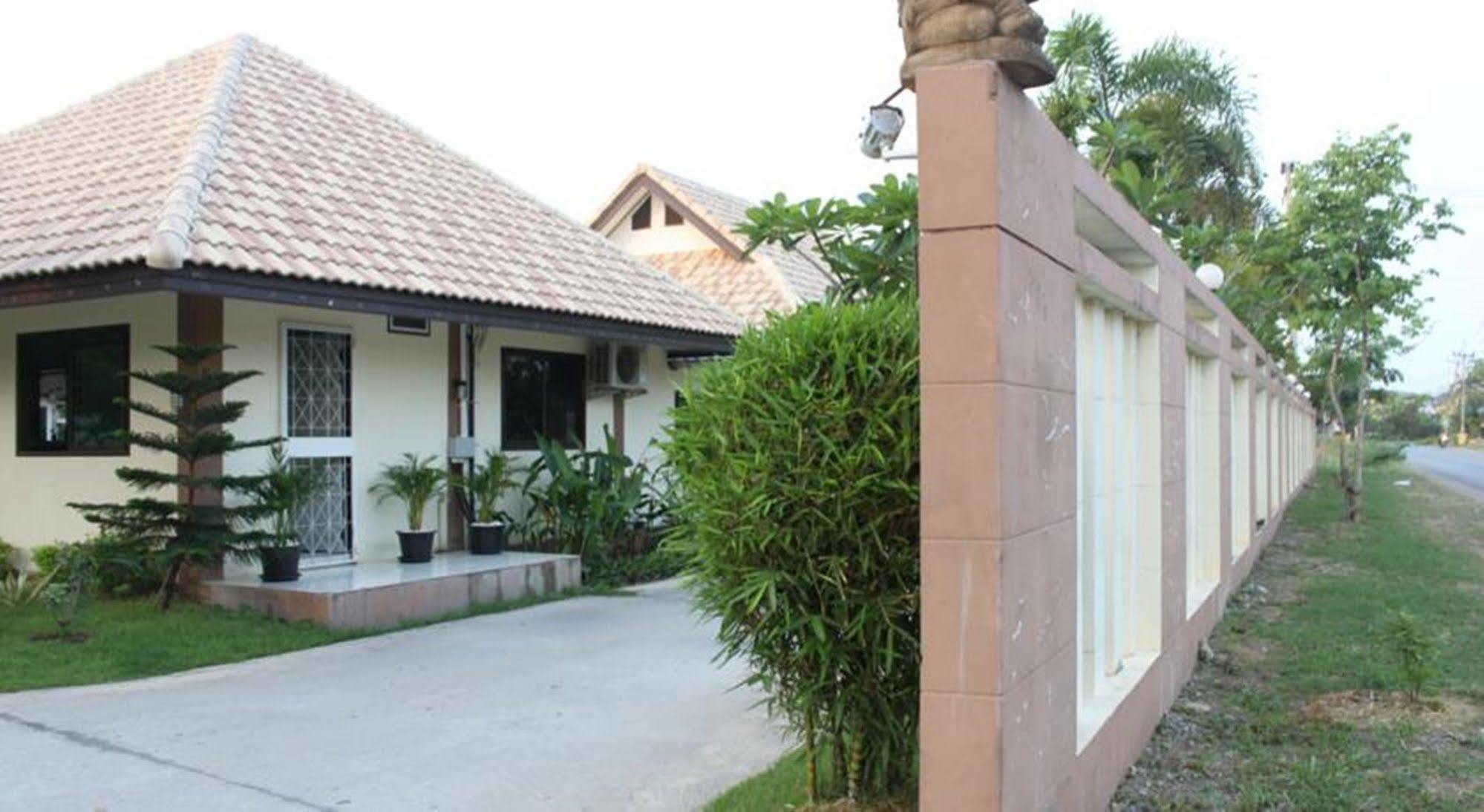 Saraburi Garden Resort Exterior photo