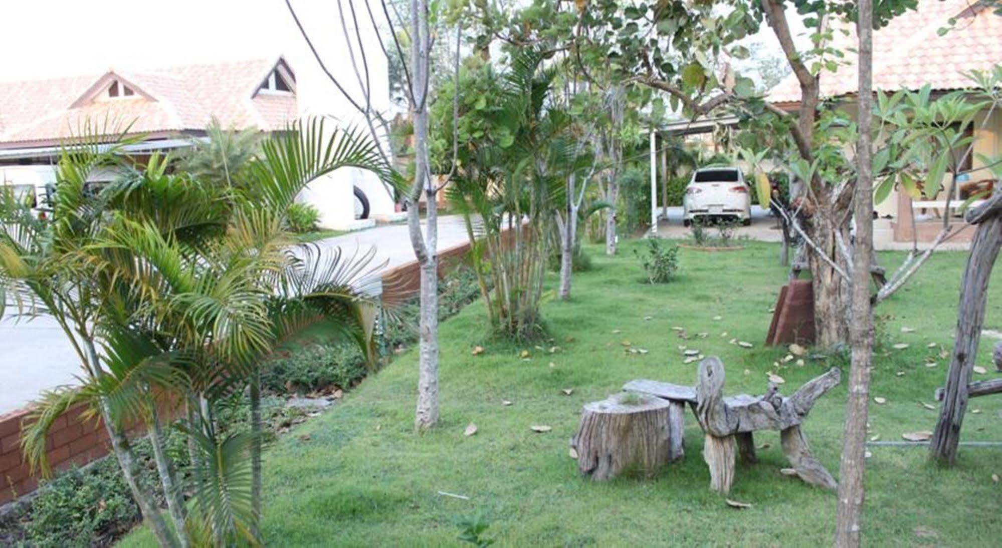 Saraburi Garden Resort Exterior photo